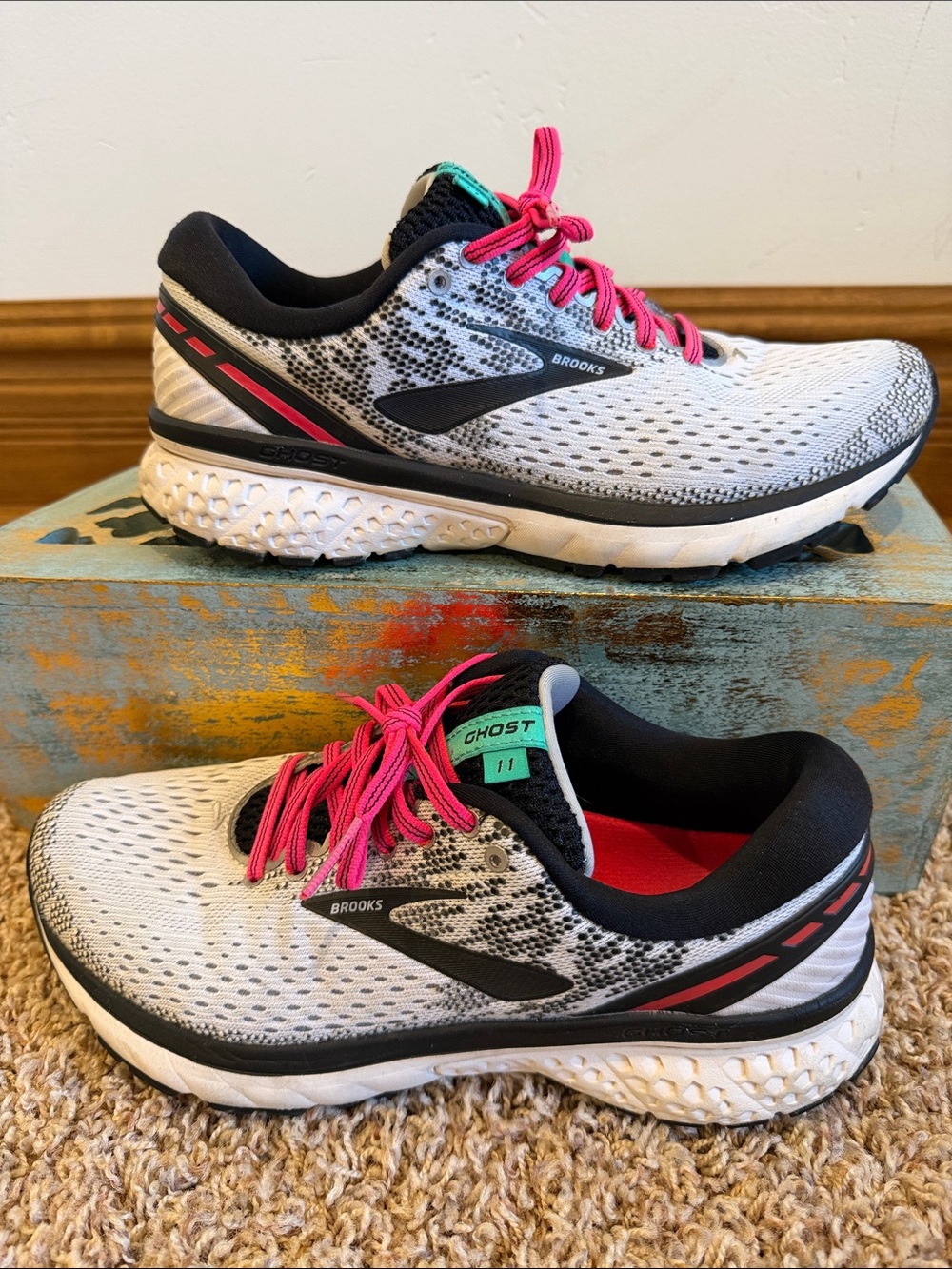 Brooks Ghost 11 Women's Running Shoes - White with Pink and Black 8.5 - Picture 1 of 6